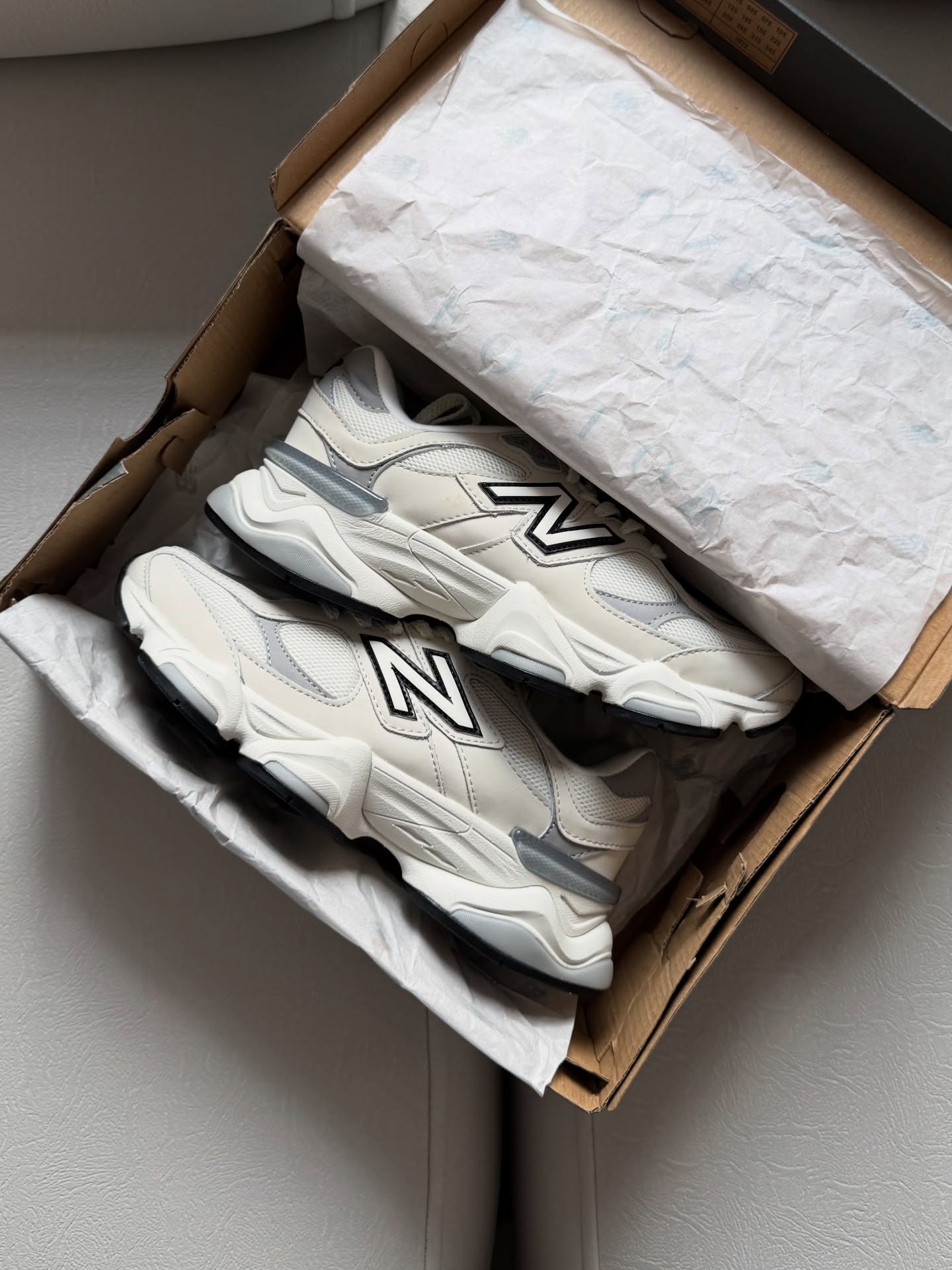 New Balance 9060